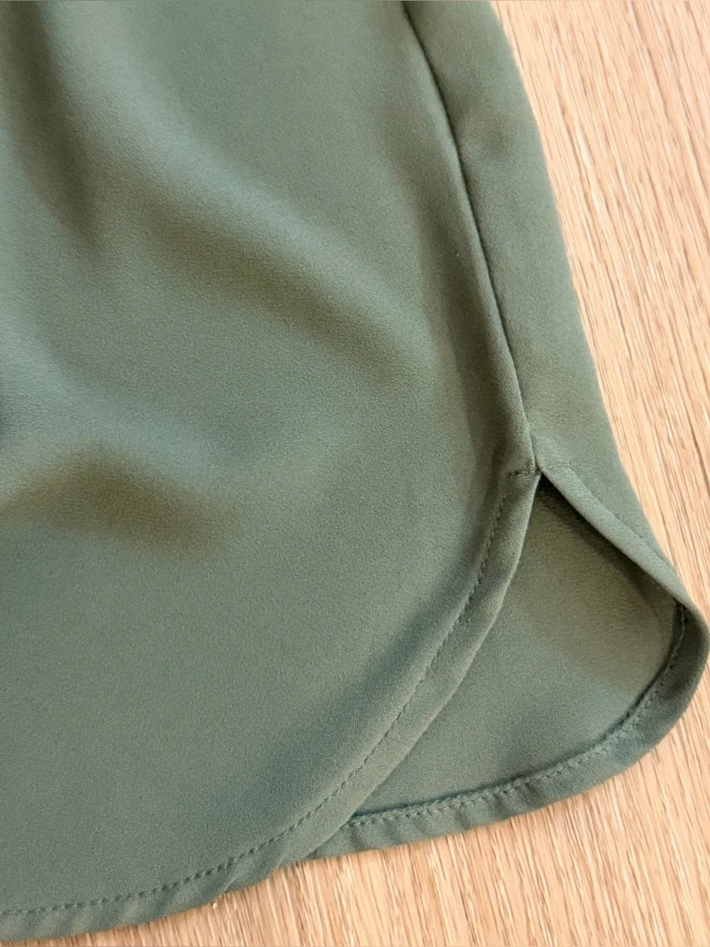 LOFT V-Neck Puff Sleeve Top in Eucalyptus Leaf Green size XS
